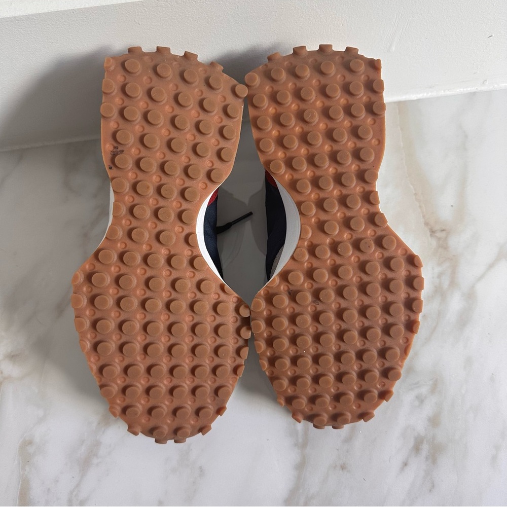 New Balance Men’s 327 Sneakers - Picture 4 of 10